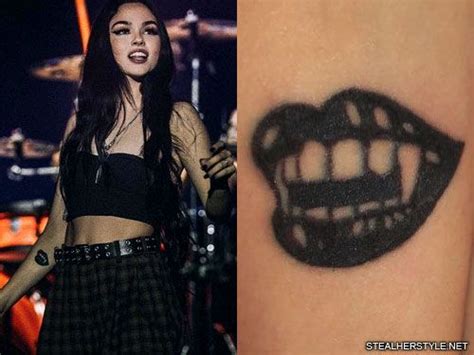 Maggie Lindemanns 26 Tattoos And Meanings Steal Her Style Maggie Lindemann Goth Tattoo
