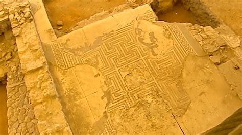 8 foto 24 ottobre 2017 16:26. Destruyen en Écija un mosaico romano del siglo II - YouTube