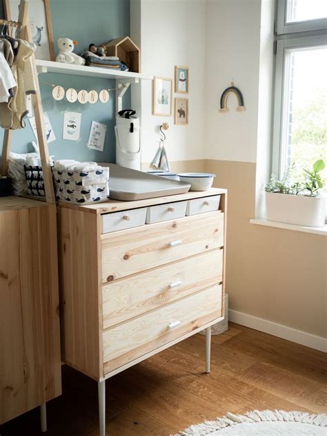 So hat man immer eine hand am baby. DIY Wickelkommode für das Babyzimmer mit IKEA Ivar ...