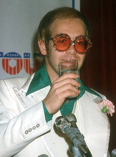 Elton John 1976 Pictures And Photos Round Sunglasses Mens Sunglasses