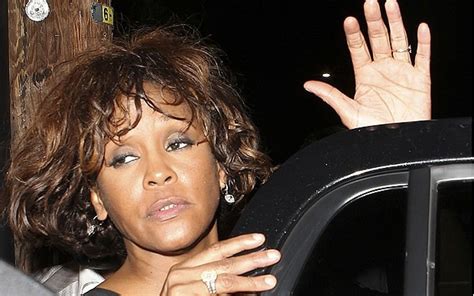 Whitney Houston Dead Detectives Investigate Whether Singer