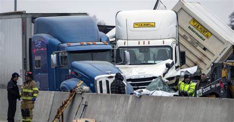 At Least Six Dead Dozens Injured In 130 Car Pileup On Icy Texas Interstate