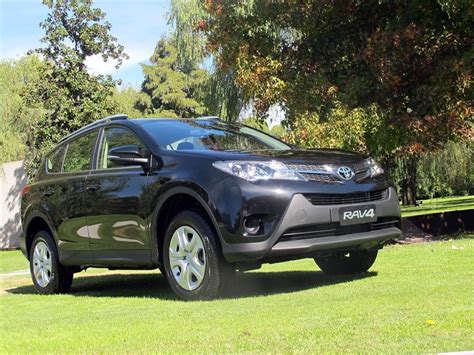 Toyota argentina presentó novedades en su modelo compacto yaris. Toyota presenta la nueva RAV4 en Argentina
