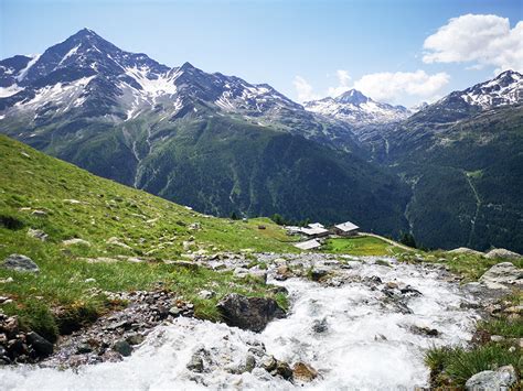 Já esteve em agriturismo villa santa caterina? Giro ad anello alle Baite Ables - Santa Caterina Valfurva ...