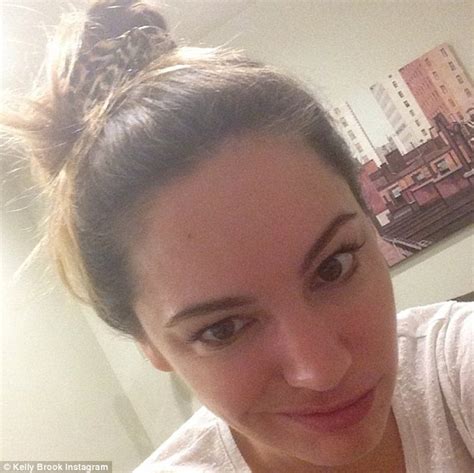 Newly Single Kelly Brook Posts Make Up Free Selfie And Jokingly Calls