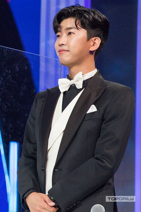공지에는 5월 1일부터 tv조선의 영상물 저작권 관리 기준이. 톱포토 '트롯 어워즈' 임영웅, 여심 뒤흔드는 완벽한 옆모습 ...