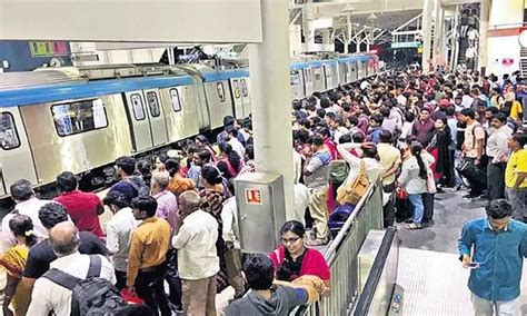 hyderabad metro creates a record of commuting 3 80 lakh passengers