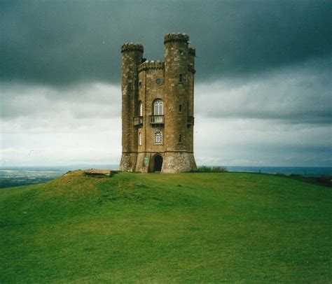 Tiny Castle Broadway Tower Uk With Images Small Castles Castle