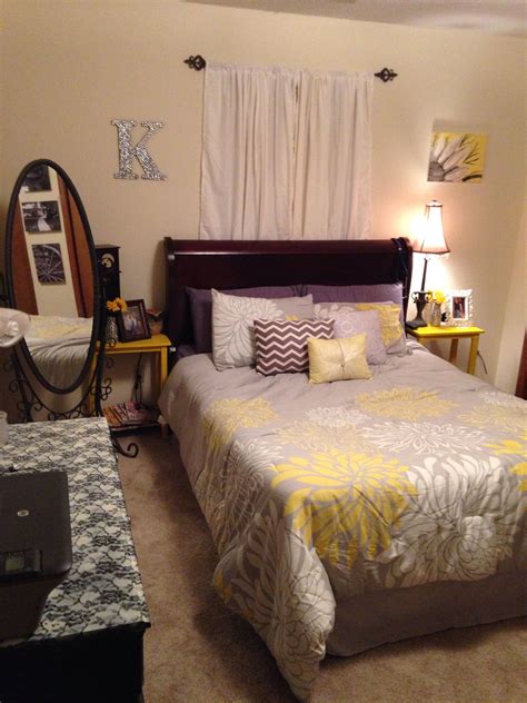 20 Yellow And Gray Bedroom Decor