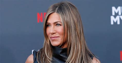 We never, on my life got together. Jennifer Aniston se hace las mechas que rejuvenecen a ...