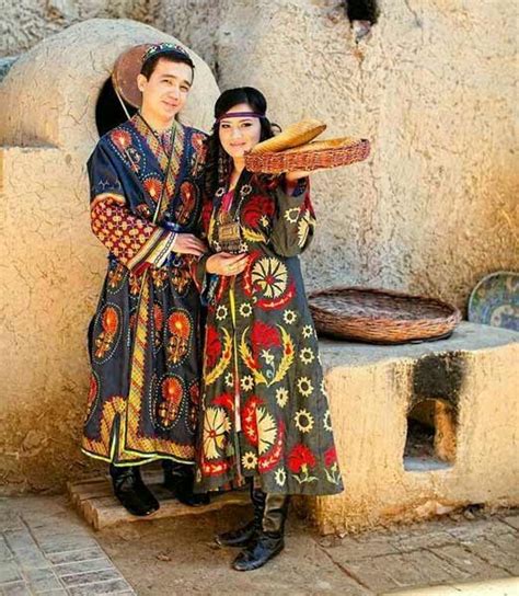 Pakaian tradisional masyarakat yogyakarta terdiri dari seperangkat pakaian yang memiliki unsur, tidak dapat dipisahkan satu dengan lainnya. Baju Tradisional Negara Di Dunia - BAJUKU