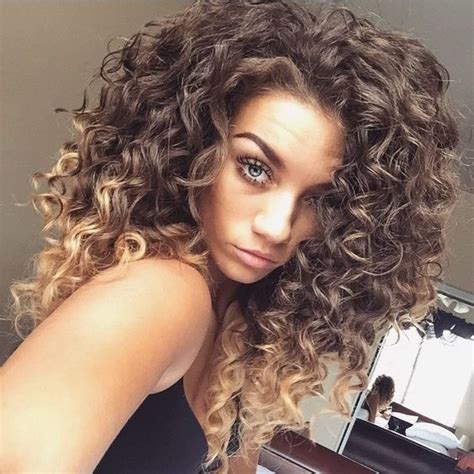 Spiral Perm Vs Regular Perm Spiral Perm Hairstyles And Tips