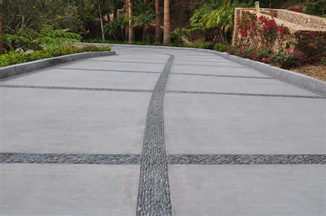 Driveway Tiles Brick Driveway Large Driveway Driveway Design