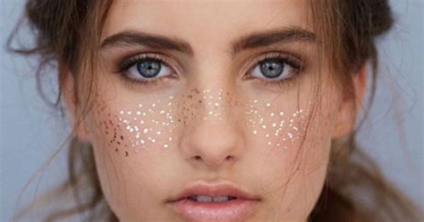 Why Golden Freckles Are The New Beauty Mark Of 2017 Huffpost Uk