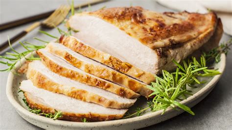 How to cook turkey breast, how to roast turkey breast. Roast A Bonded And Rolled Turkey / Boneless Whole Turkey For Thanksgiving How To Bone Stuff ...