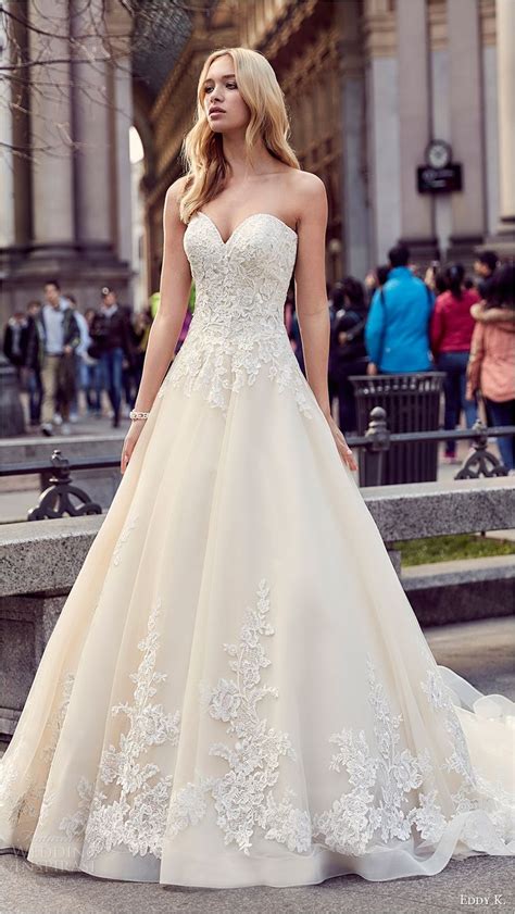 Adorable Lace Sweetheart Wedding Dresses For Your Spring Wedding