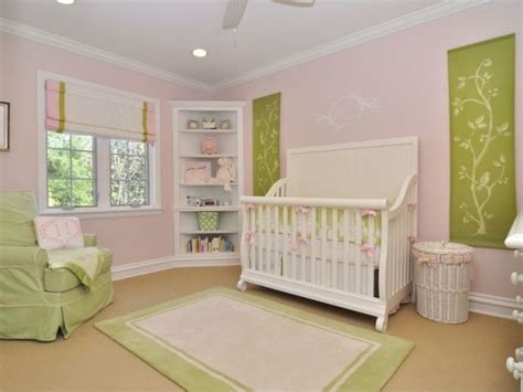 Hier findest du ideen & inspirationen für möbel, spielzeug, aufbewahrung & vieles mehr. babyzimmer idee einrichtung rosa grün mädchen eckregal stauraum in 2019 | Floor design, Home ...