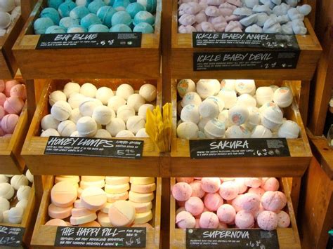 Lush Naked Shop A Cruelty Free Cosmetic Store Without Packaging