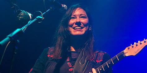 The Breeders Kim Deal Covers Michael Nesmiths Joanne Watch Pitchfork