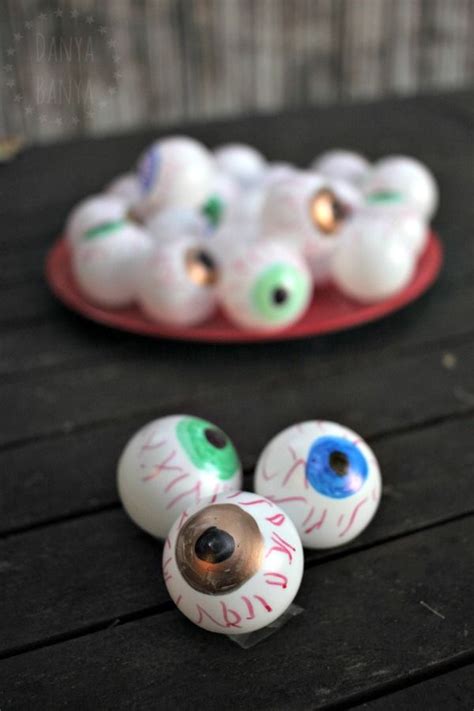 Diy Spooky Bloodshot Eyeballs Danya Banya Arts And Crafts For Kids