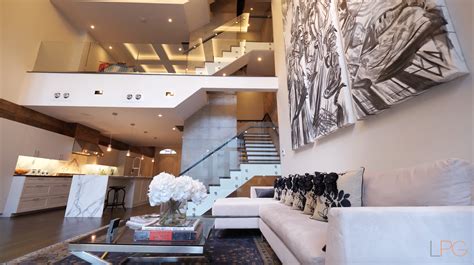 Stunning Manhattan Spacious Living Room, NY. Video Tour in comments [OC