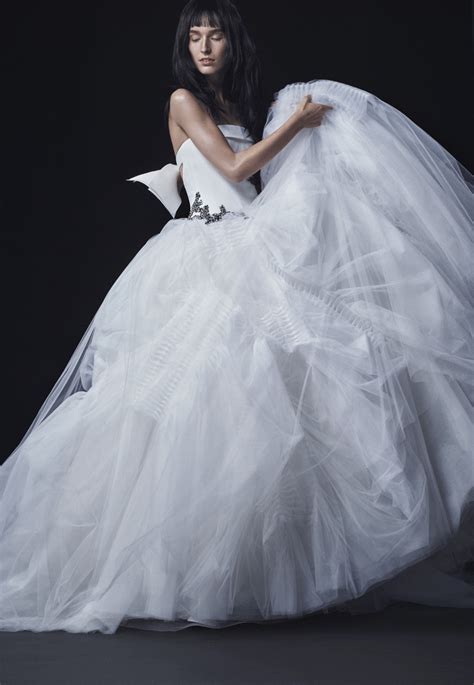 In 2010, wang partnered with david's bridal to create an exclusive collection. New Vera Wang Wedding Dresses: All 16 Super-Sexy Gowns ...