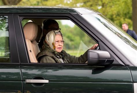why queen elizabeth ii can drive without a license