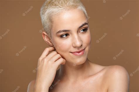 Premium Photo Close Up Beauty Portrait Of An Attractive Smiling Young Blonde Woman With Short