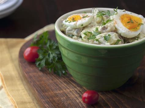 Omas Kartoffelsalat mit selbstgemachter Mayonnaise