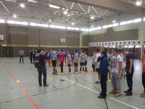 Wir freuen uns daß sich 52 schüler/innen sich hier eingefunden haben. 1. Platz bei Futsal Schulcup