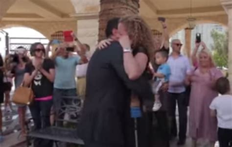 this woman planned her own flash mob marriage proposal and had no idea her reaction is