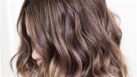 Mousy Brown Hair Is Having A Moment—so Brunettes Everywhere Can Finally