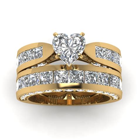 For yellow gold, metals like silver, copper and zinc are typically used in its composition. Expensive Engagement Rings with White Diamond in 14K Yellow Gold | 5 Carat Diamond Ring