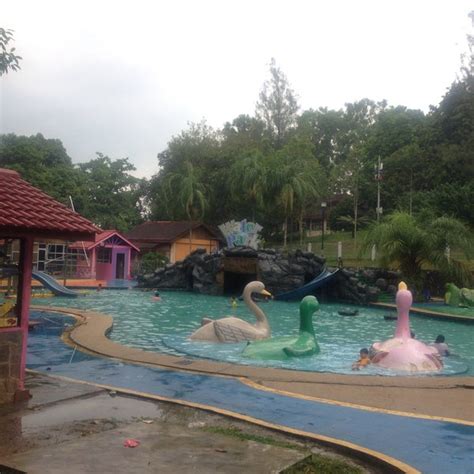 Gunung lambak is supposed to be an easy climb but for me it was exhausting. Gunung Lambak Water Park - Pool