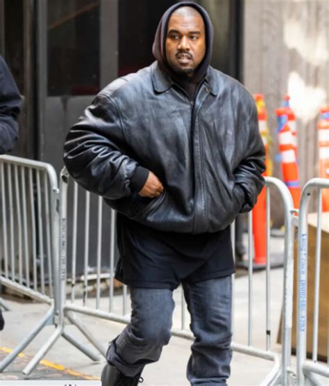 The Gap Was Accused Of Ripping Off Kanye Wests Yeezy Gap Designed By Balenciaga Styles