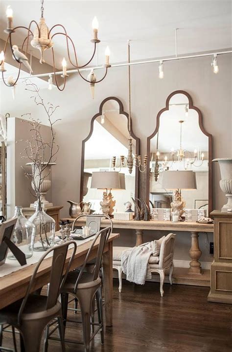 Like all mirrors in the house, you should hang it at eye level. What decoration should you choose for your dining area ...