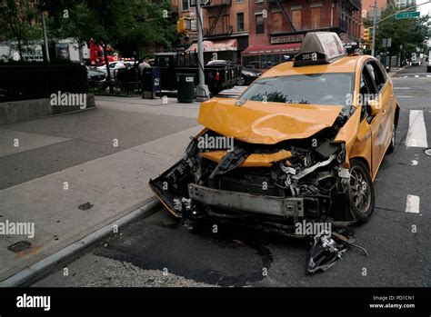 New York New York Usa 4th Aug 2018 Taxi Accident Collision Damage