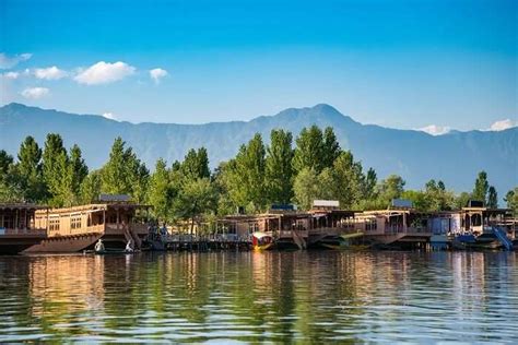 10 Delightful Places To Visit In Kashmir In June 2022 For An Out Of The