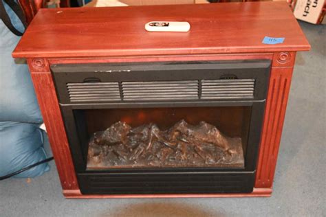 Lot 115 Heat Surge Hand Built By Amish Electric Fireplace With Remote