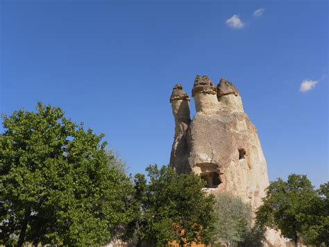 Explore cappadocia's magical landscapes and historic caves. Bildet : landskap, stein, monument, landemerke, turisme ...