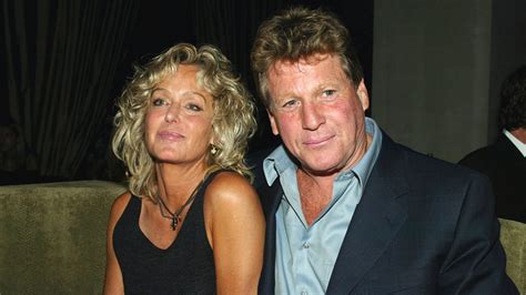 Farrah Fawcett And Ryan Oneals Tragic Relationship History