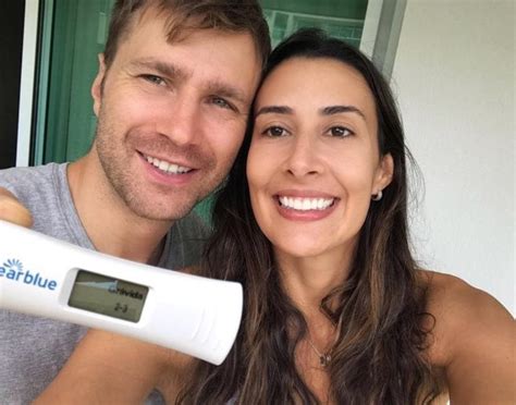 Atua como oposta da seleção brasileira de vôlei. Sheila, do vôlei, anuncia gravidez após fertilização ...