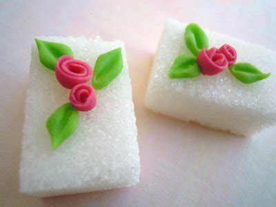 Le zollette di zucchero sono davvero facili da preparare in casa. zollette di zucchero decorati in pasta di zucchero - Cake ...