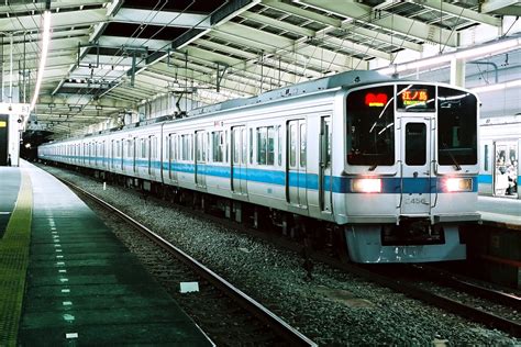 Odakyu electric railway co., ltd.）は、日本の大手私鉄の一つで、東京都・神奈川県を中心に鉄道事業・不動産業などを営む会社である。略称は小田急（おだきゅう）で、小田急グループの中核企業である。 小田急2000形の江ノ島急行が走った奇跡の夜 : Odapedia ～小田急を ...