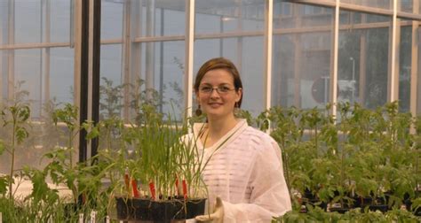 Alumna Sarrah Ben Mbarek Msc Plant Biotechnology Wur