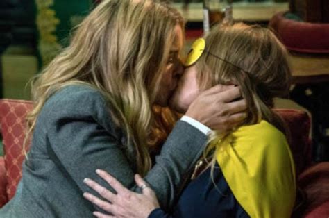 Emmerdale Spoilers Charity Dingles Lesbian Kiss With Vanessa Woodfield Causes Chaos Daily Star
