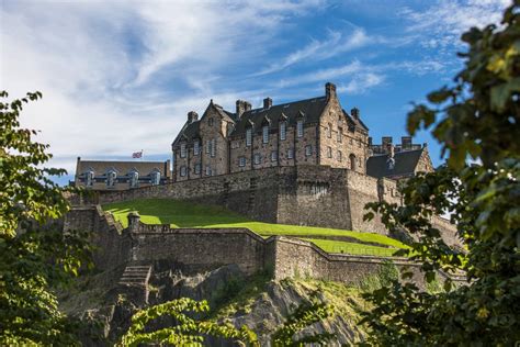 The most besieged place in britain, edinburgh castle has stood proud over the scottish capital for 900 years. The greatest show on Earth at Edinburgh Castle | Radisson Blu