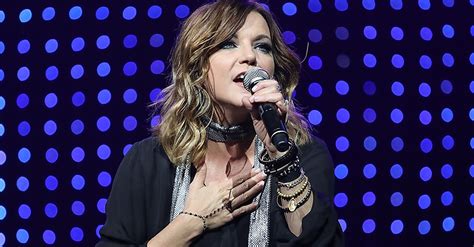 5′ 2″ (1.57 m) weight: Martina McBride shares her bittersweet goodbye for a ...
