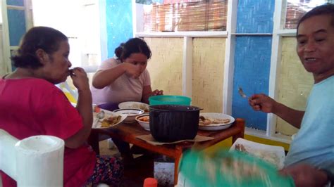 Terima kasih kepada si penghantar email. Eating With Ma And Pa - YouTube