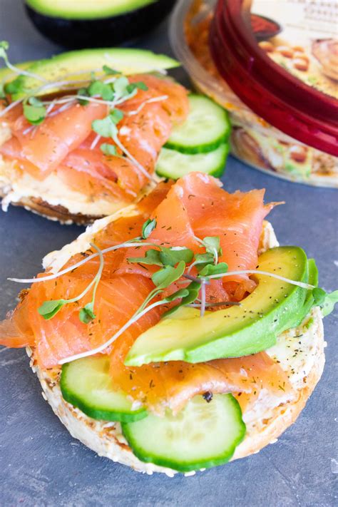 Drape the salmon on top and scatter with red onion, capers (if using) and rocket. Smoked Salmon Breakfast Bagel